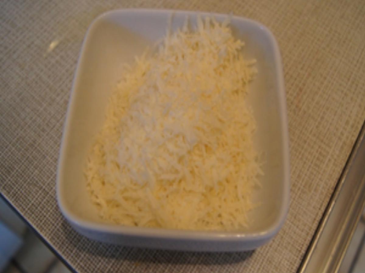 Spaghetti aglio, olio e peperoncino mit Parmesan - Rezept - Bild Nr. 16709