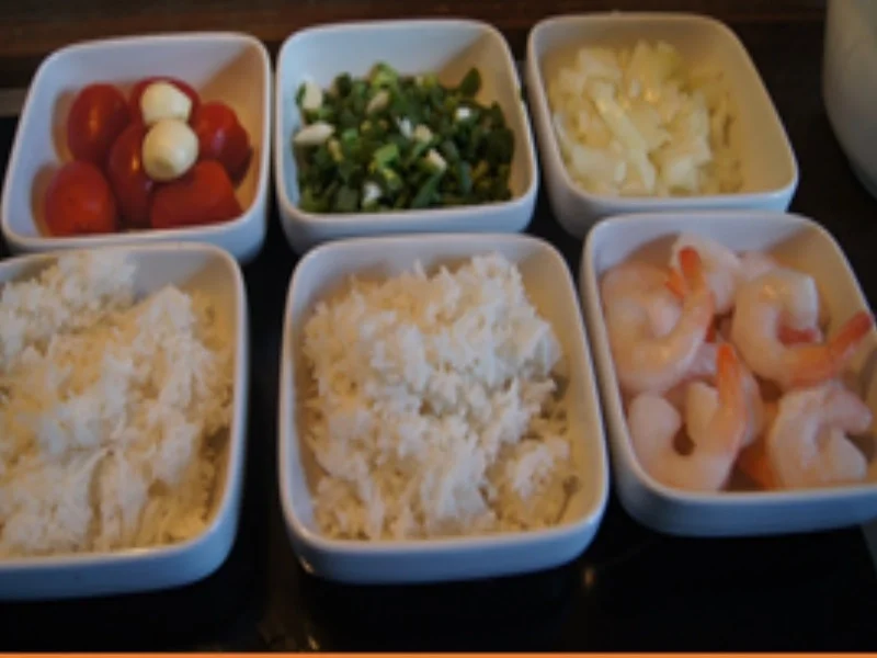 Rezept: Gebratener Basmatireis mit Garnelen und Spiegelei Bild Nr. 16704 Gebratener Basmatireis mit Garnelen und Spiegelei - Rezept - Bild Nr. 16704