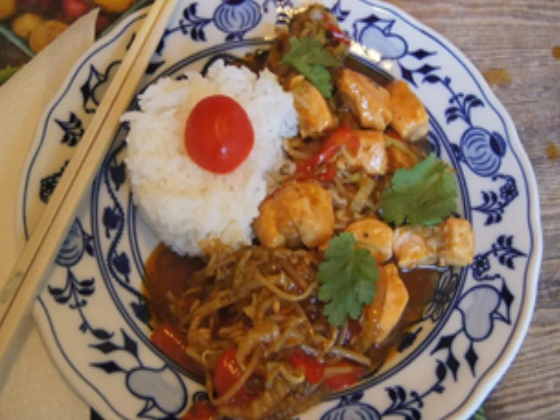 Rezept: Indonesischer Lachs-Wok mit Jasmin Reis Bild Nr. 13 Indonesischer Lachs-Wok mit Jasmin Reis - Rezept - Bild Nr. 13