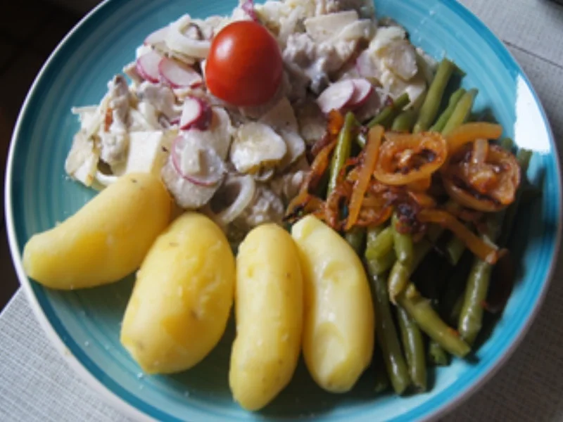 Matjesfilet nach Hausfrauen Art mit grünen Bohnen und Pellkartoffeln - Rezept - Bild Nr. 2
