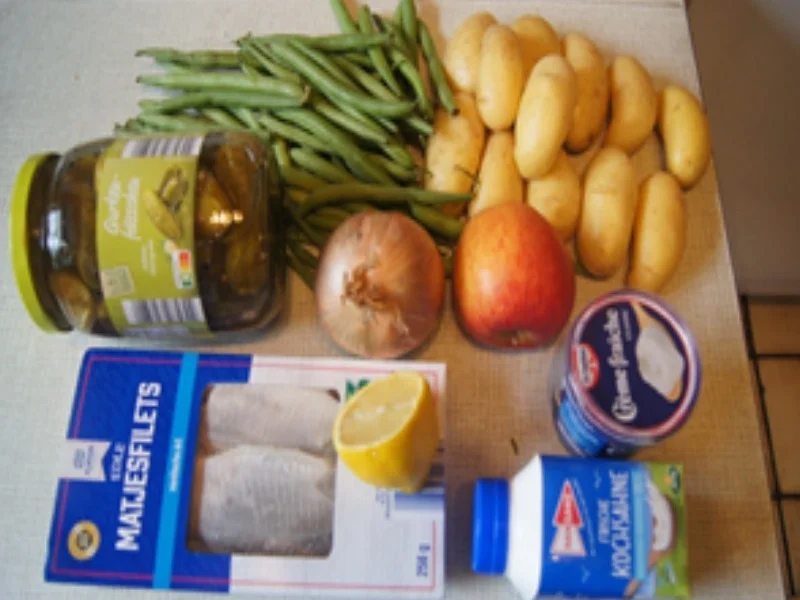 Matjesfilet nach Hausfrauen Art mit grünen Bohnen und Pellkartoffeln - Rezept - Bild Nr. 3