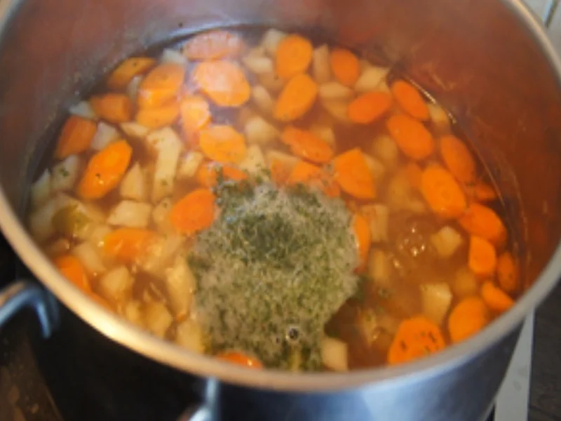 Gemüsesuppe mit asiatischer Note und Garnelen - Rezept - Bild Nr. 8