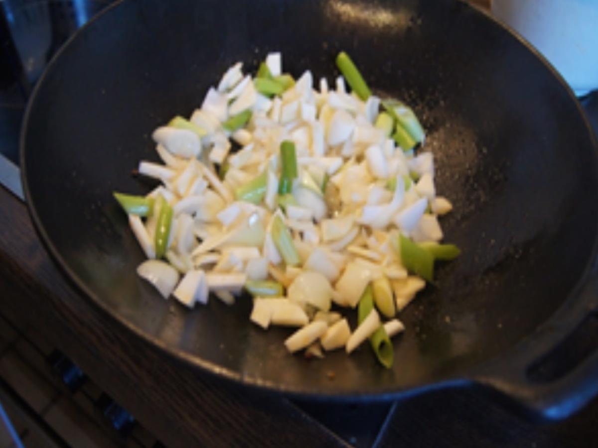 Frittierte Hackfleischbällchen mit Gemüse süß-sauer und Jasmin Reis - Rezept - Bild Nr. 14