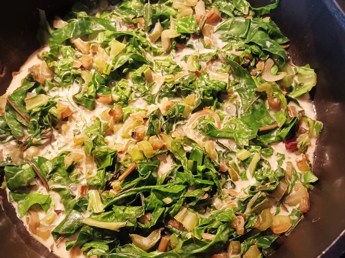 Burrata auf Spaghetti mit Mangold und Tomaten - Rezept - Bild Nr. 16712