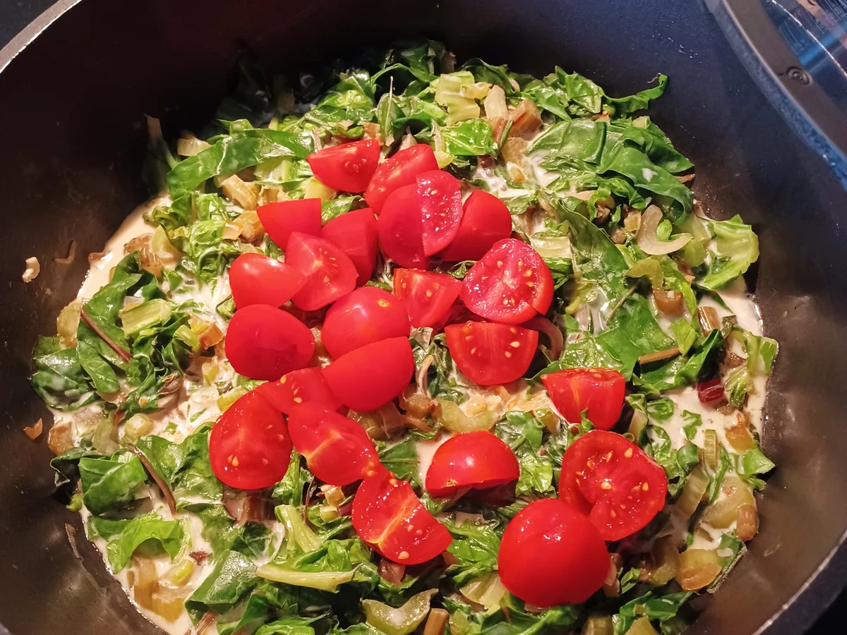 Burrata auf Spaghetti mit Mangold und Tomaten - Rezept - Bild Nr. 16713
