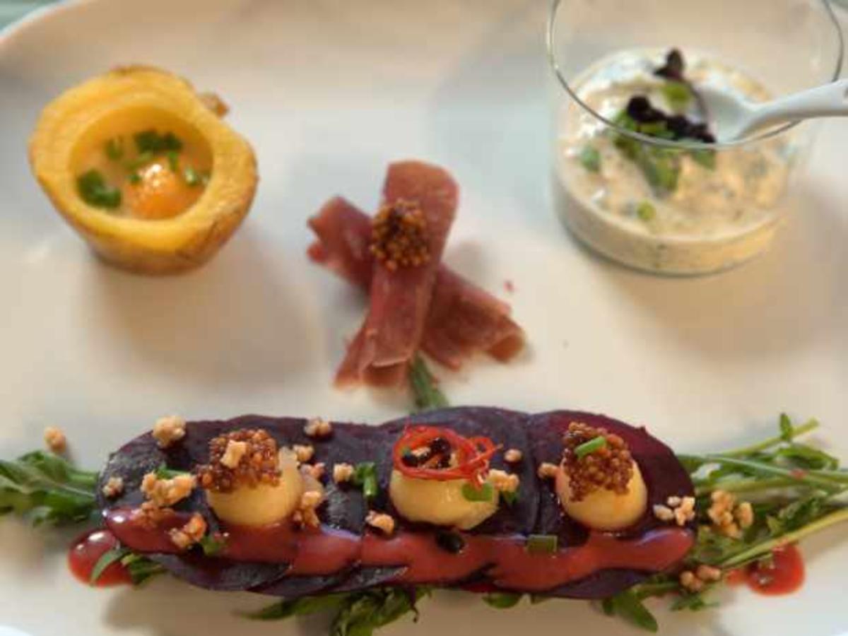 Rote Beete Carpaccio, Apfelbällchen und gegrillte Kartoffeln - Rezept ...