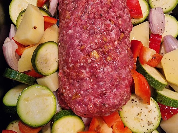 Sommer-Hackbraten mit Gemüse - Rezept mit Bild - kochbar.de