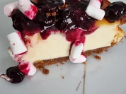 New York Chessecake mit Blaubeersauce und Mini-Marshmallows - Rezept - Bild Nr. 16707