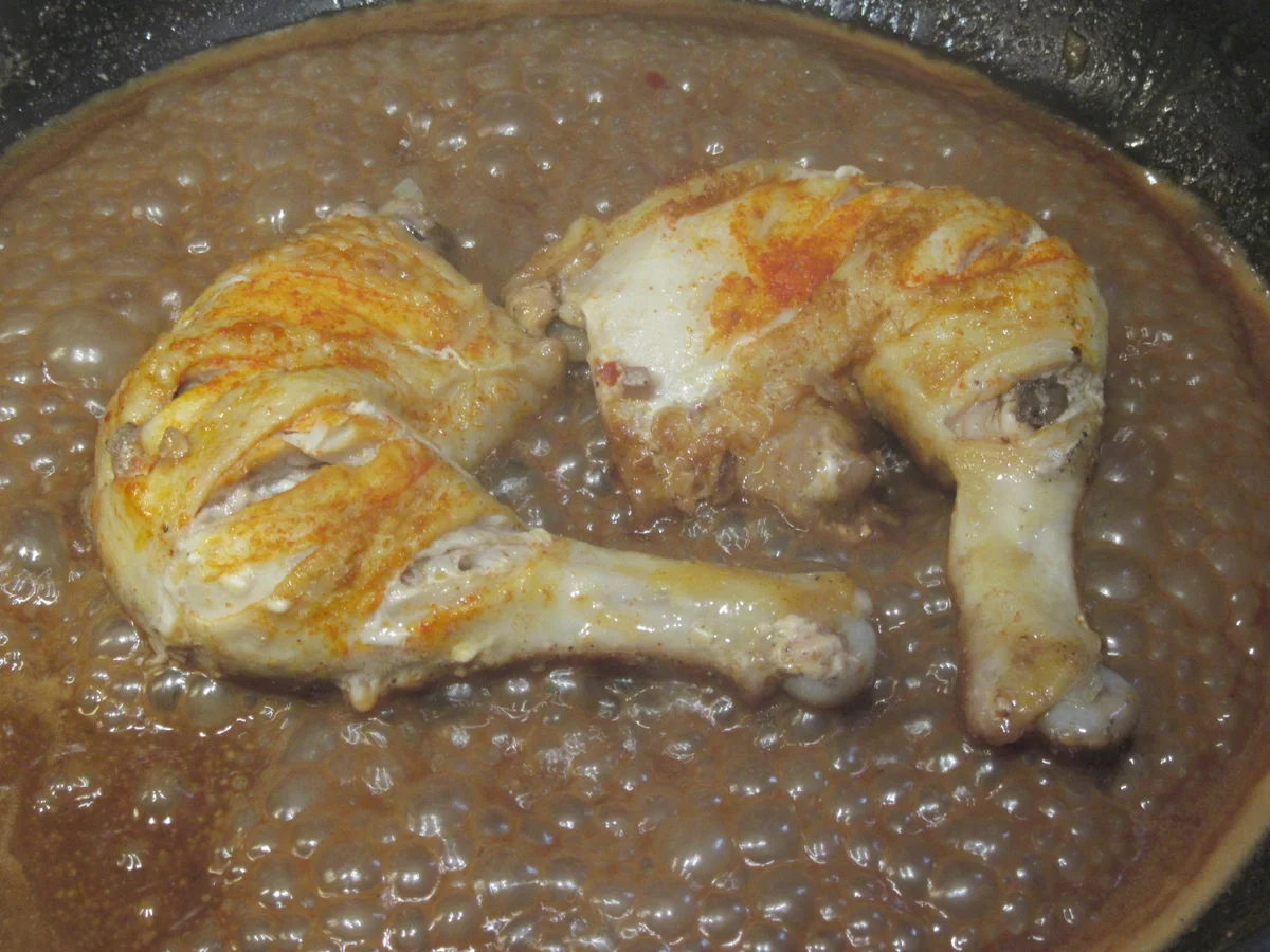 Geflügel: Hähnchenkeulen catalanischer Art - Rezept - Bild Nr. 16727