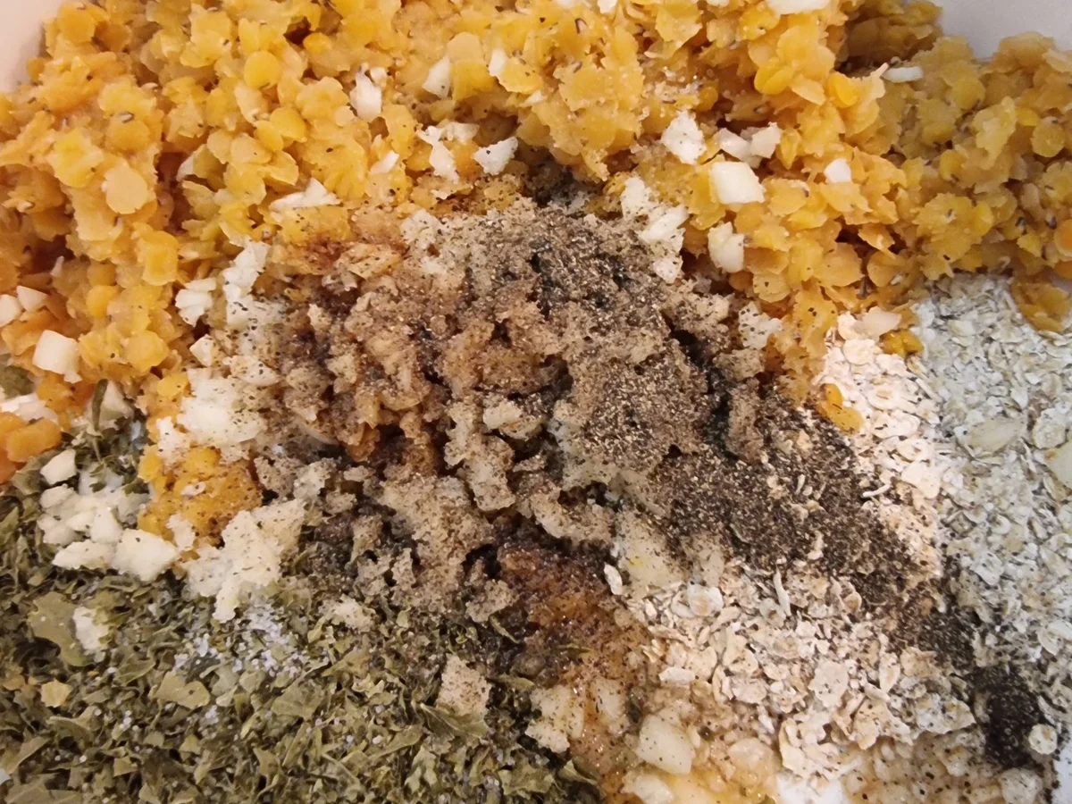 Linsenbällchen mit Spaghetti und Tomatensauce - Rezept - Bild Nr. 16729