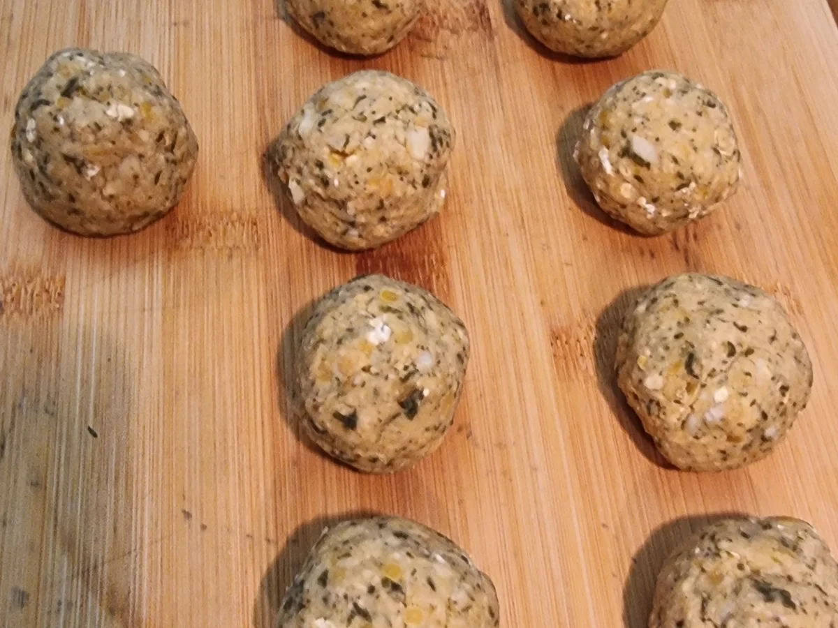 Linsenbällchen mit Spaghetti und Tomatensauce - Rezept - Bild Nr. 16730