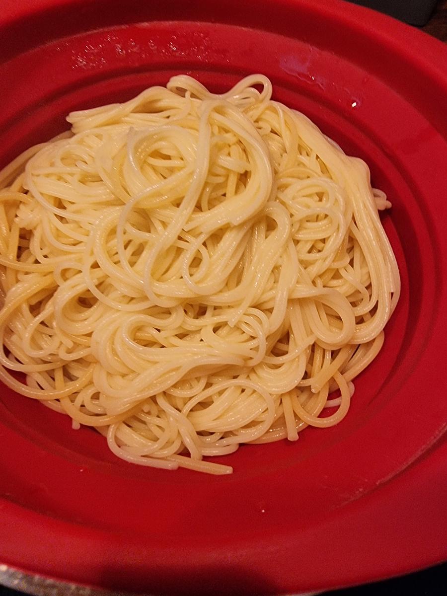 Linsenbällchen mit Spaghetti und Tomatensauce - Rezept - Bild Nr. 16741