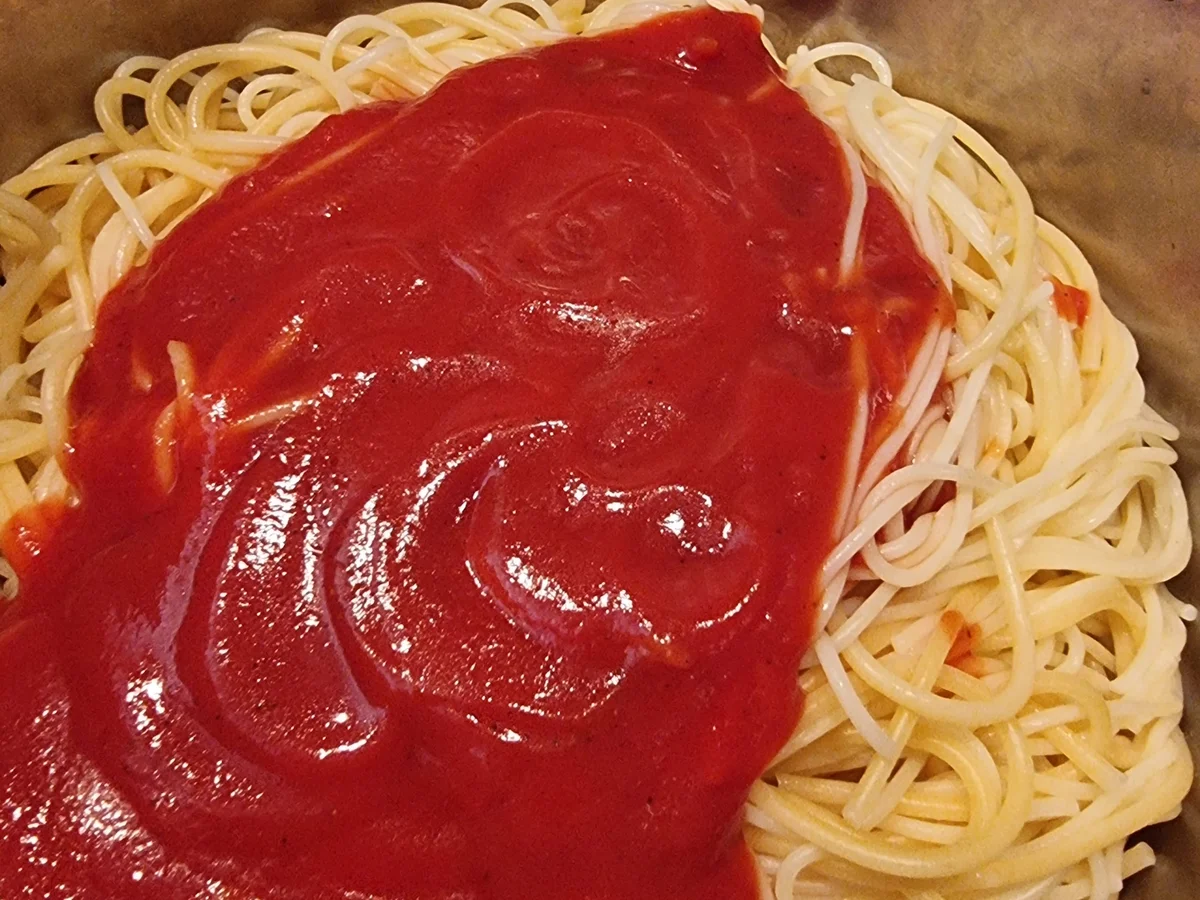 Linsenbällchen mit Spaghetti und Tomatensauce - Rezept - Bild Nr. 16742