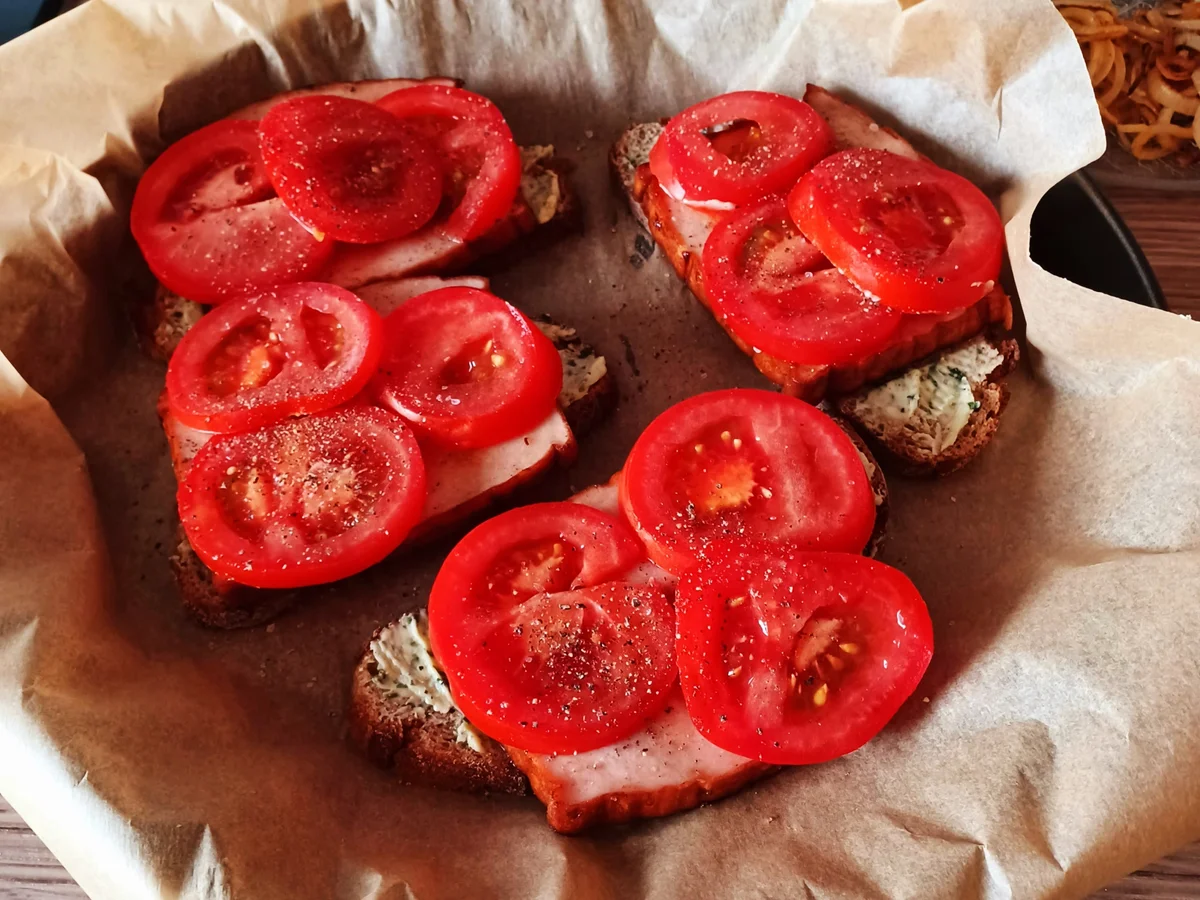 Rezept: Überbackener Leberkäse auf kräftigem Brot Bild Nr. 7 Überbackener Leberkäse auf kräftigem Brot - Rezept - Bild Nr. 7