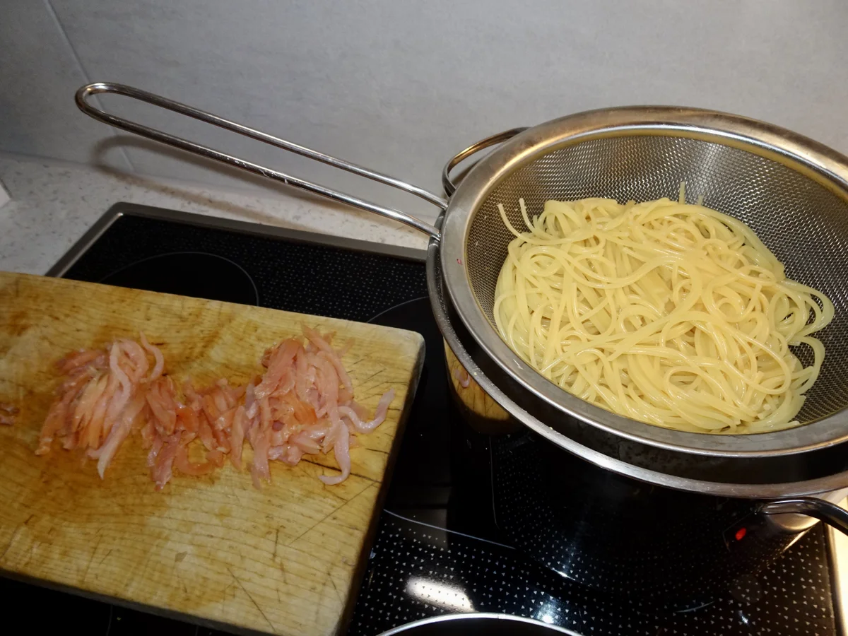 Rezept: Zitronenpasta mit Räucherlachs Bild Nr. 16740 Zitronenpasta mit Räucherlachs - Rezept - Bild Nr. 16740