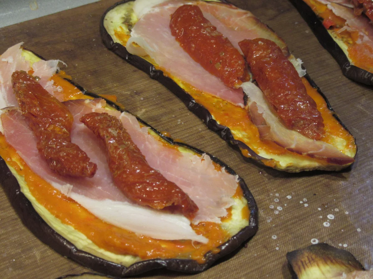 Gemüse: Auberginenröllchen, gefüllt - Rezept - Bild Nr. 16733