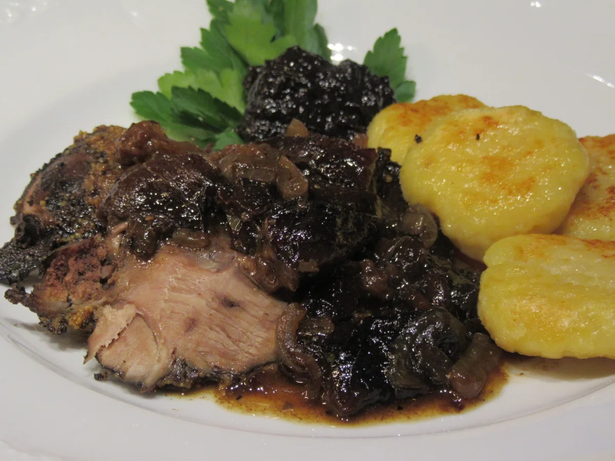 Wild: Rehkeule in Backpflaumen-Zwiebel-Soße - Rezept - Bild Nr. 16731