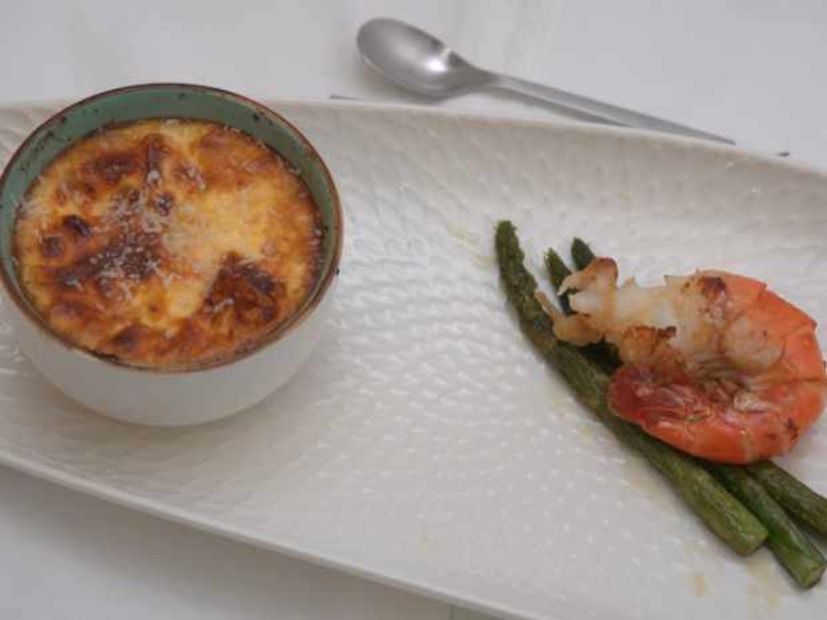 Black Tiger Garnelen an grünem Spargel und Bobotie - Rezept - kochbar.de