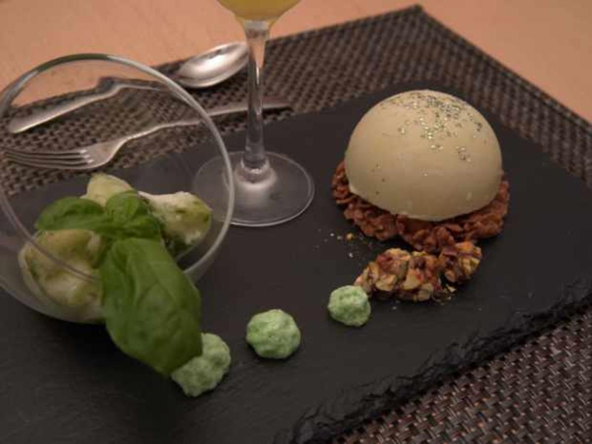 Zitronen-Basilikum Sorbet und Mascarpone-Pistazien-Törtchen - Rezept ...