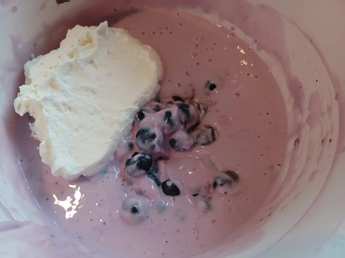 Blaubeerjoghurt - Sahnetorte - Rezept - Bild Nr. 16740