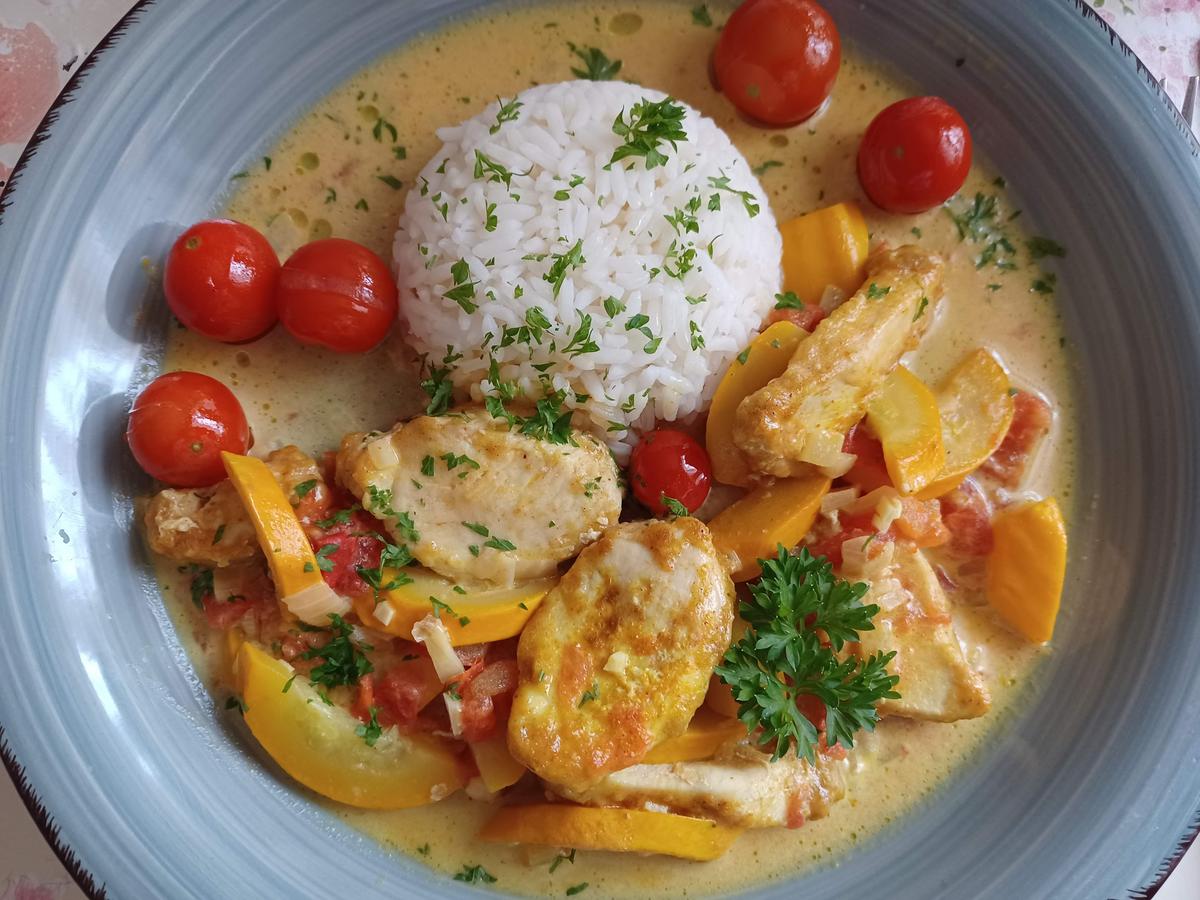 Hähnchenbrust in Currysoße - Rezept mit Bild - kochbar.de