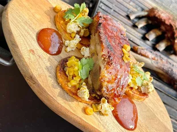 Spare Ribs mit Mais, Popcorn und Süßkartoffeln (Bruce Darnell) - Rezept - Bild Nr. 16734