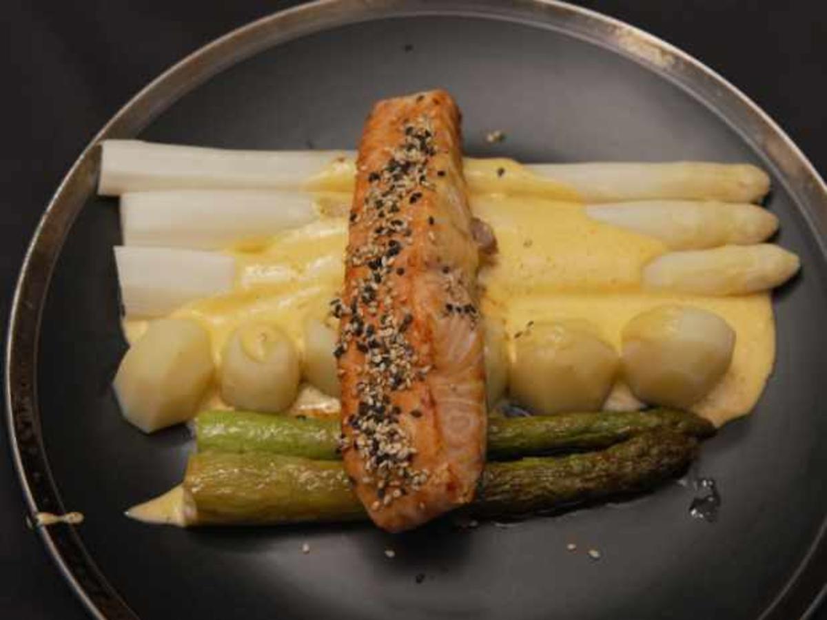 Lachs mit Frühkartoffeln, Spargel und Sauce Hollandaise - Rezept ...