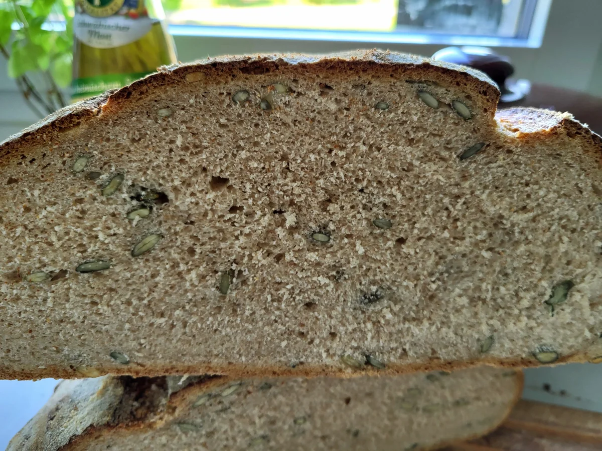 Kürbiskernbrot mit Weizensauerteig - Rezept - Bild Nr. 16739
