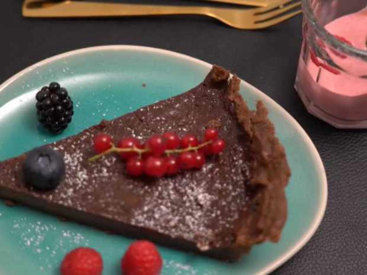 Schokoladentarte mit Himbeereis - Rezept - kochbar.de Schokoladentarte mit Himbeereis - Rezept - kochbar.de