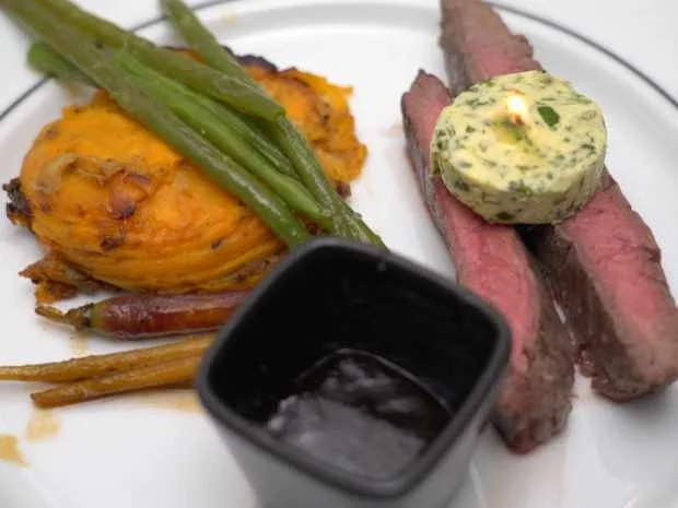 Rezept: Flanksteak mit Süßkartoffelgratin und karamellisierten Karotten Bild Nr. 2 Flanksteak mit Süßkartoffelgratin und karamellisierten Karotten - Rezept - Bild Nr. 2