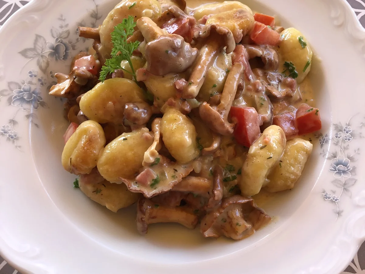 Pfifferlinge mit Gnocchi - Rezept - Bild Nr. 16735