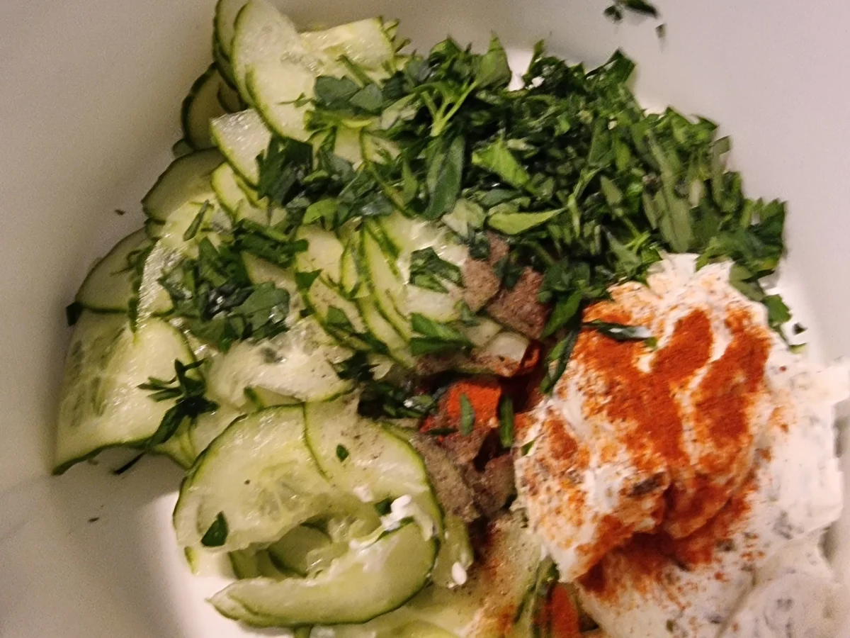 Linsen-Reis-Bratlinge mit Gurkensalat - Rezept - Bild Nr. 16752