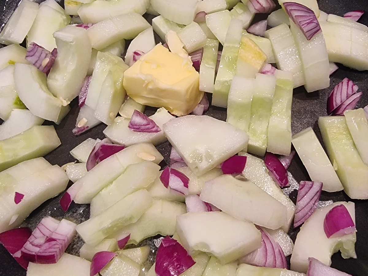 Rezept: Schmorgurken-Lachs-Pfanne Bild Nr. 16754 Schmorgurken-Lachs-Pfanne - Rezept - Bild Nr. 16754