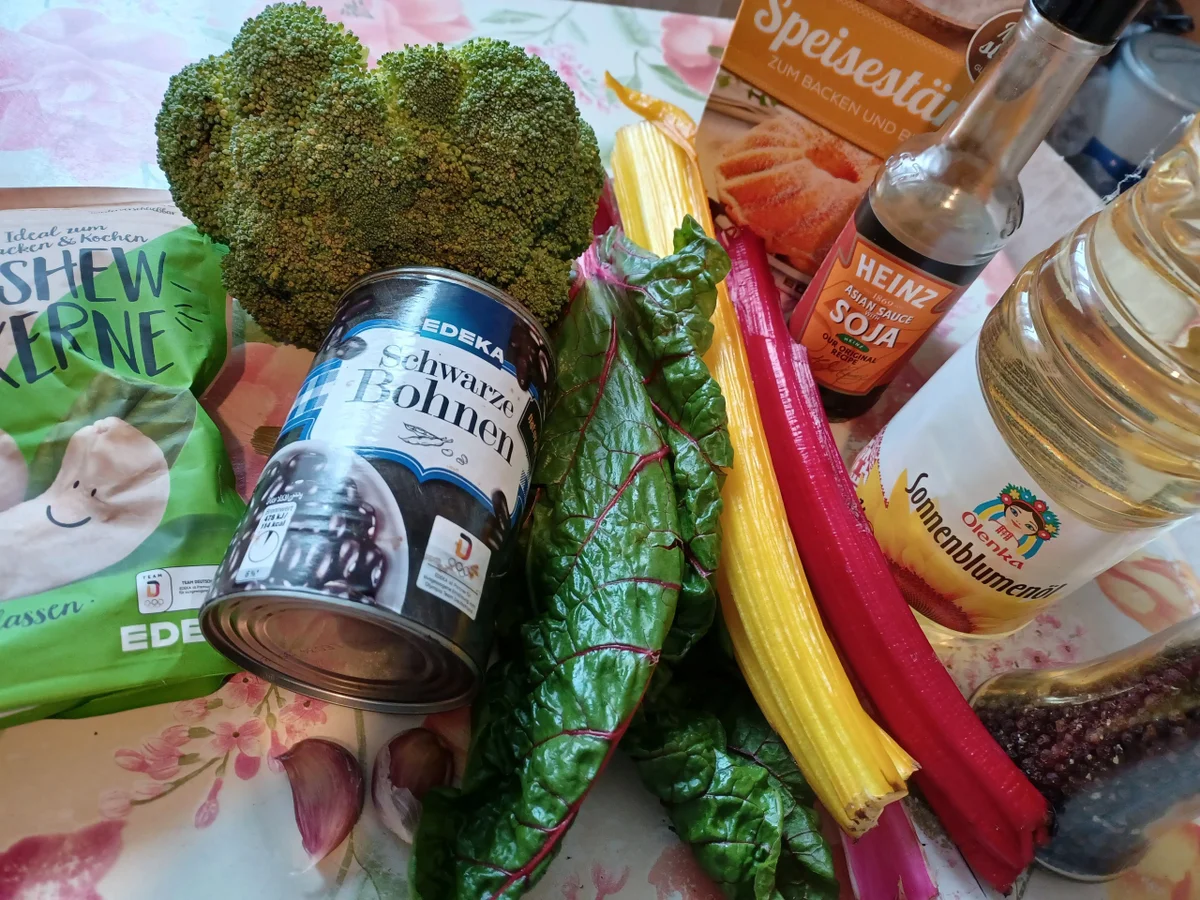 Rezept: Mangold - Brokkoli - Gemüse mit Reis Bild Nr. 16753 Mangold - Brokkoli - Gemüse mit Reis - Rezept - Bild Nr. 16753