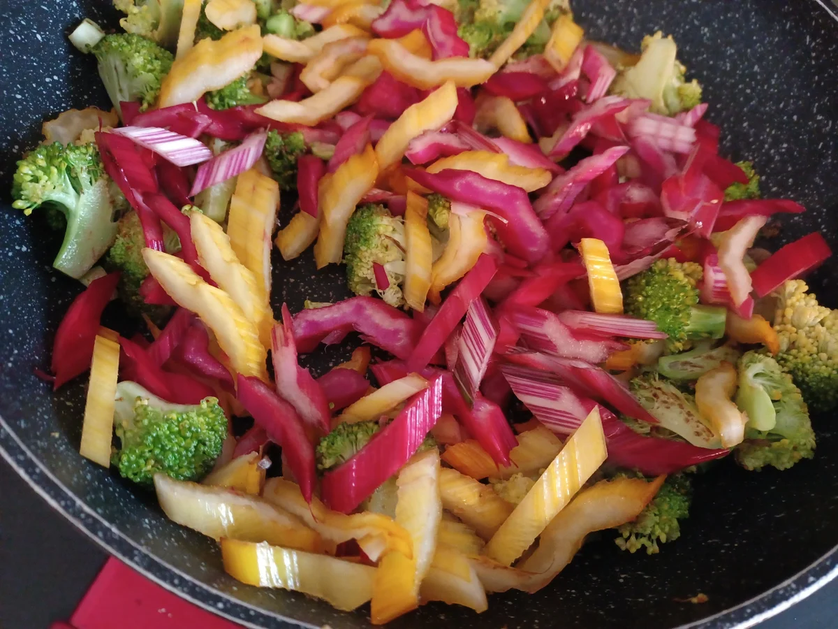 Rezept: Mangold - Brokkoli - Gemüse mit Reis Bild Nr. 16757 Mangold - Brokkoli - Gemüse mit Reis - Rezept - Bild Nr. 16757