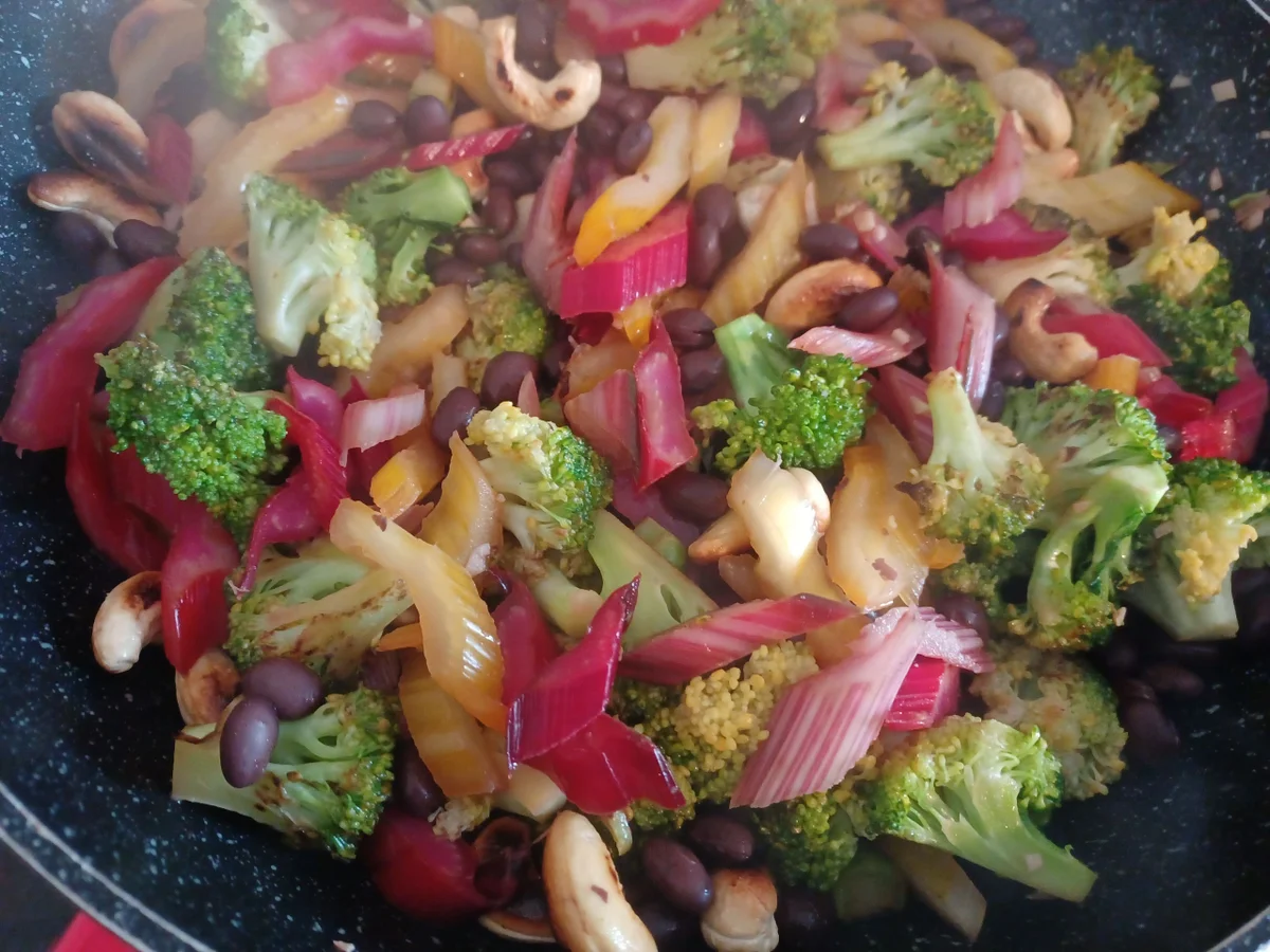 Rezept: Mangold - Brokkoli - Gemüse mit Reis Bild Nr. 16760 Mangold - Brokkoli - Gemüse mit Reis - Rezept - Bild Nr. 16760