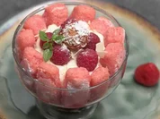 Charlotte Törtchen gefüllt mit einer weißen Mousse à la Surprise - Rezept - Bild Nr. 2