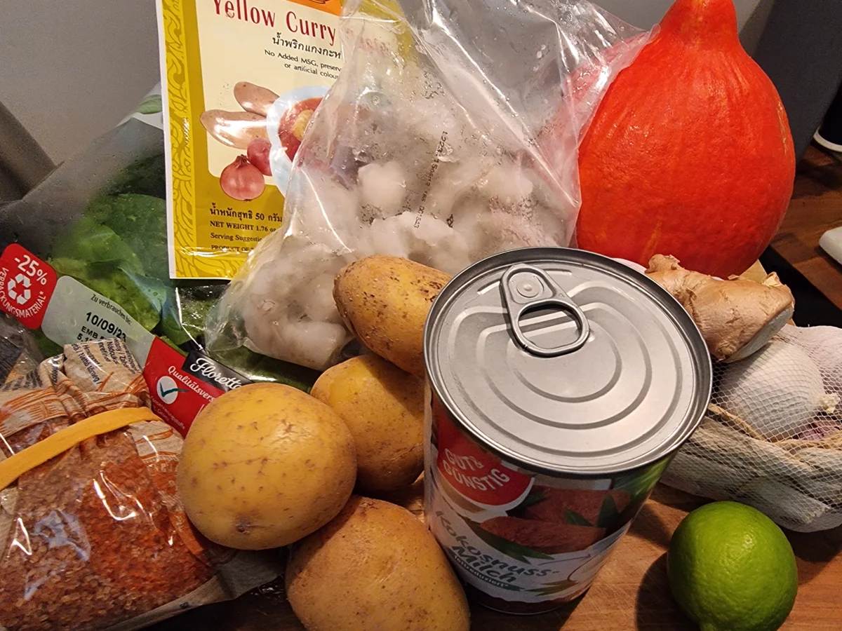 Kürbis-Suppe mit Spinat und Garnelen - Rezept - Bild Nr. 16752