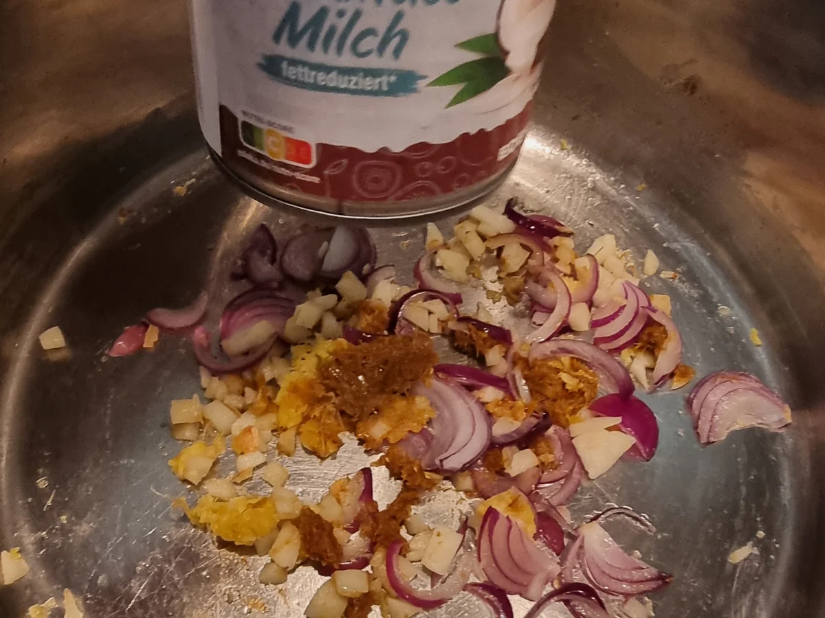 Kürbis-Suppe mit Spinat und Garnelen - Rezept - Bild Nr. 16756