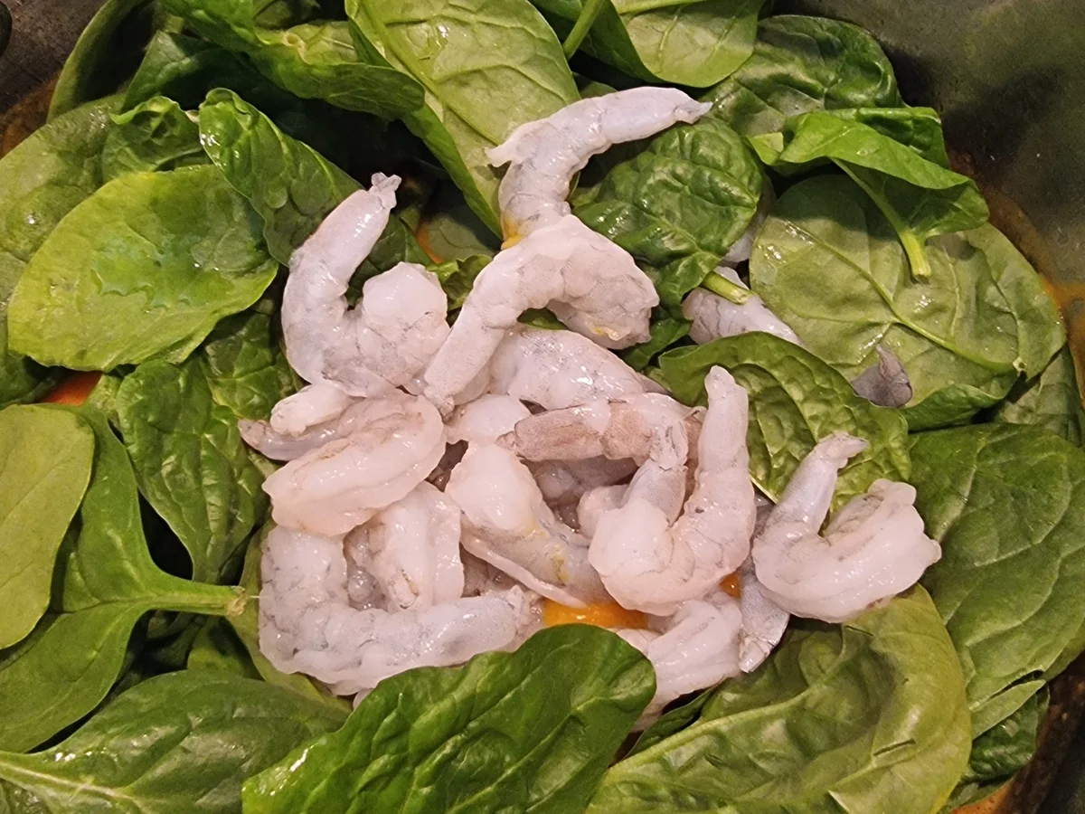 Kürbis-Suppe mit Spinat und Garnelen - Rezept - Bild Nr. 16763