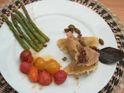 Ricotta-Zitronen-Pistazien- Ravioli mit karamellisierten Tomaten und Gemüse - Rezept - Bild Nr. 16751