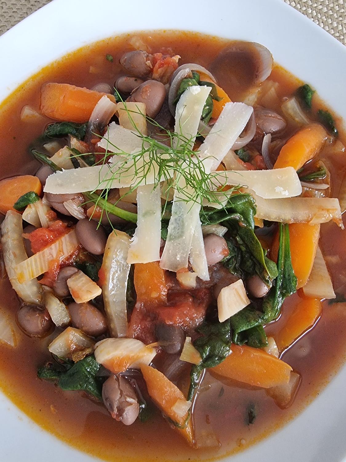 Italienischer Eintopf mit Bohnen und Parmesan - Rezept - kochbar.de