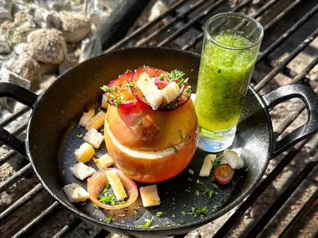 Gegrillter Apfel mit Handkäs, Karamellzwiebeln und Smoothie (Jan Köppen) - Rezept - Bild Nr. 16751