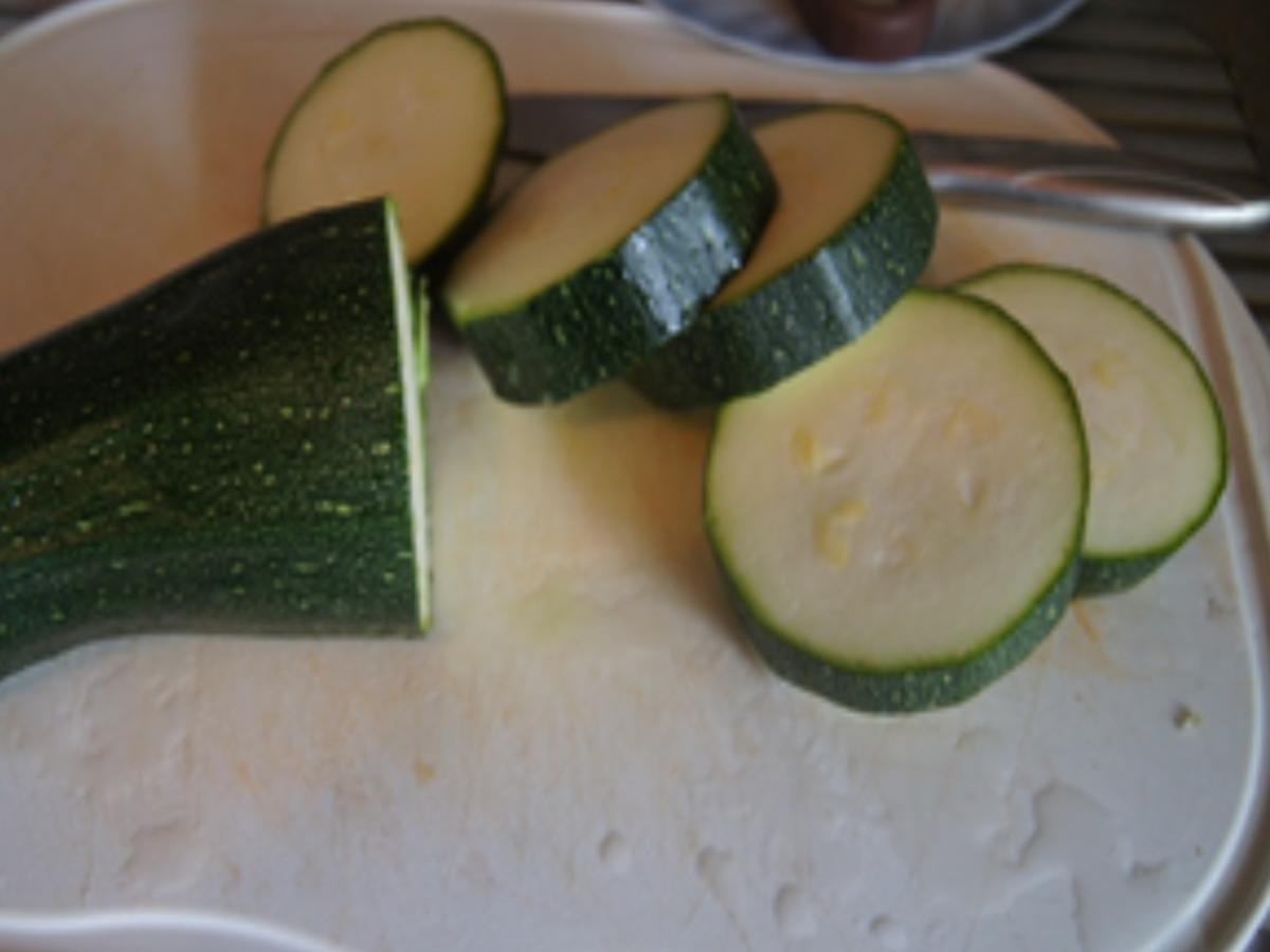 Zucchinischnitzel mit Kartoffelstampf und Feldsalat - Rezept - Bild Nr. 4