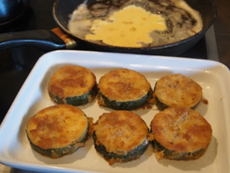 Zucchinischnitzel mit Kartoffelstampf und Feldsalat - Rezept - Bild Nr. 10