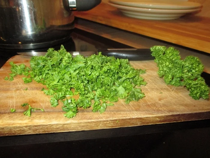 Hühnchenkeulen in Pfifferlingssoße - Rezept - Bild Nr. 16758