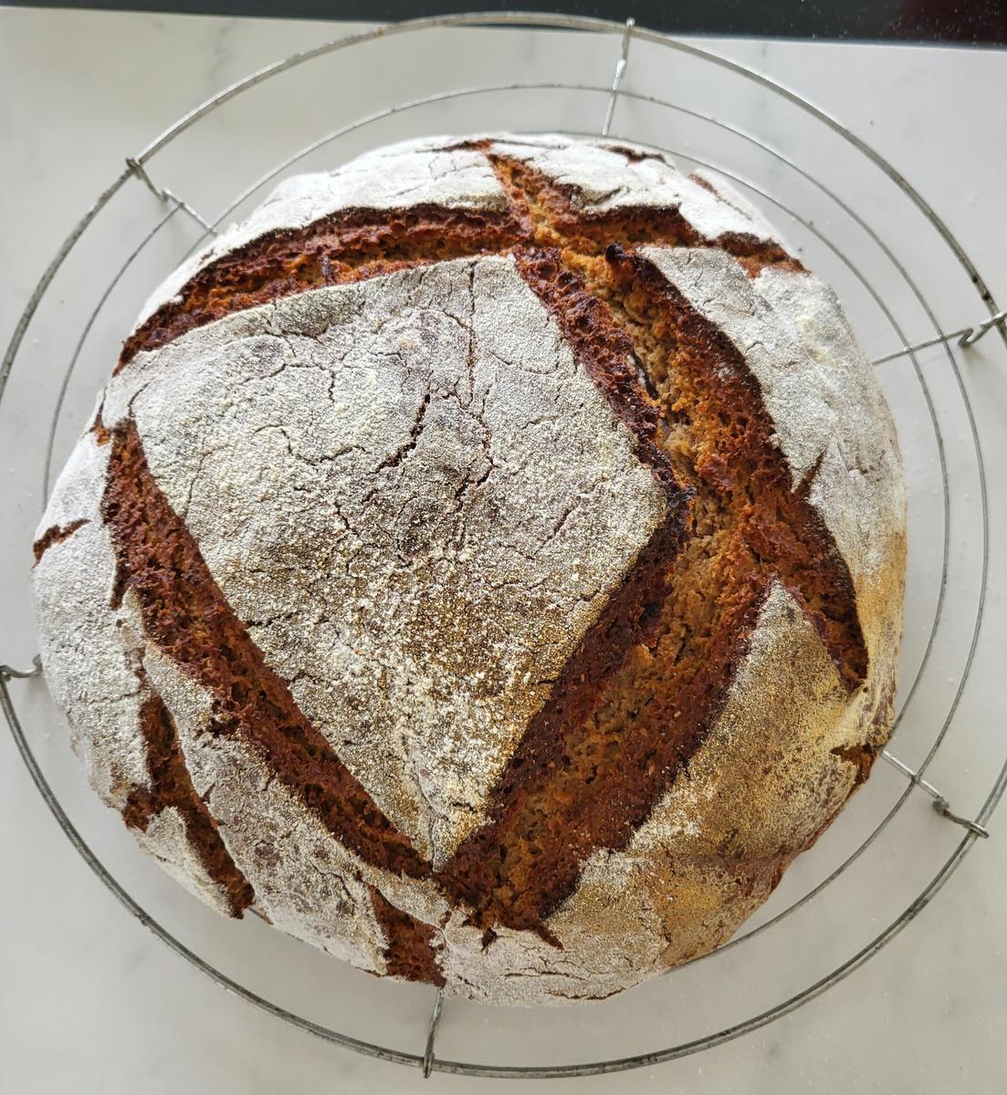 Weizensauerteigbrot mit Sesam - Rezept - Bild Nr. 2