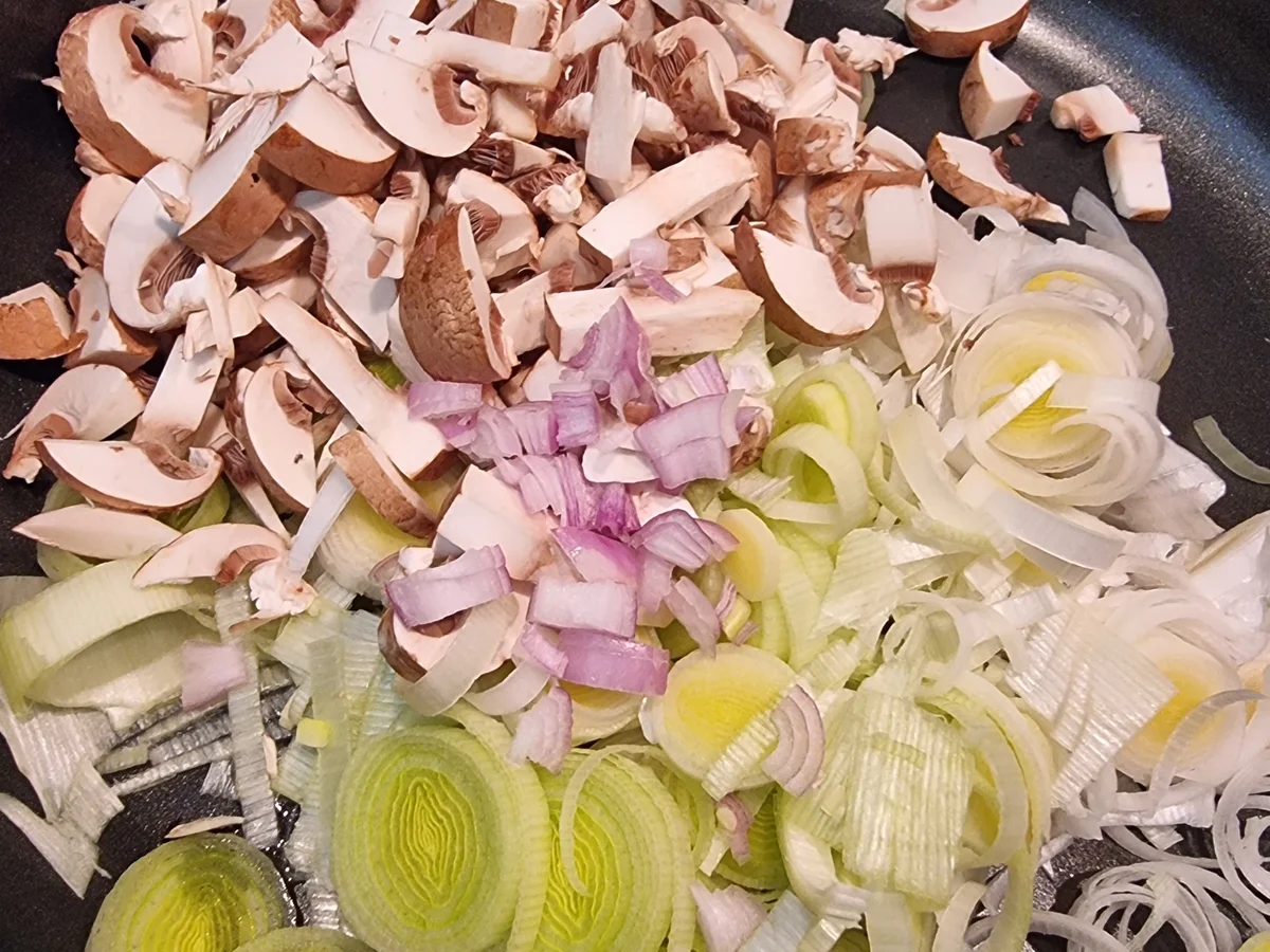 Herbstlicher Hackbraten unter der Blätterteighaube - Rezept - Bild Nr. 16755