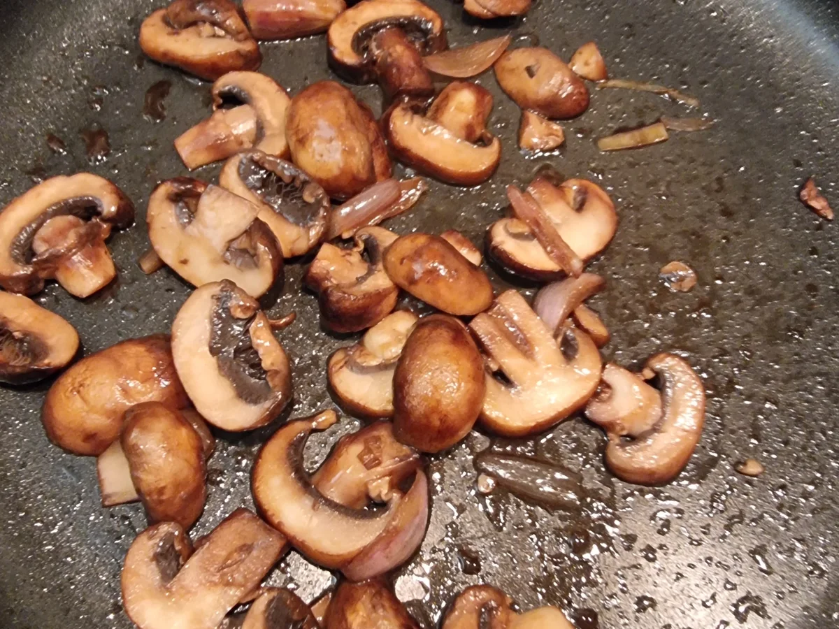 Herbstlicher Hackbraten unter der Blätterteighaube - Rezept - Bild Nr. 16770
