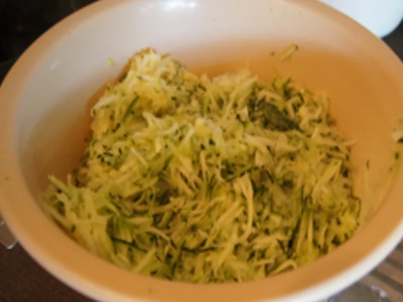 Rezept: Zucchinipuffer Bild Nr. 16765 Zucchinipuffer - Rezept - Bild Nr. 16765